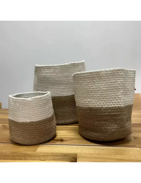 3 cestas algodón y yute en el suelo