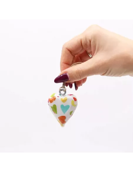 Corazón de madera decorativo pequeño artesanal y sostenible