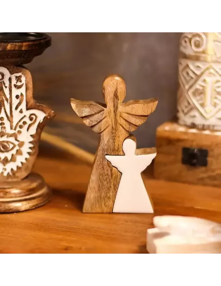 Ángel de Madera de Mango | Escultura Elegante en Esmalte Blanco