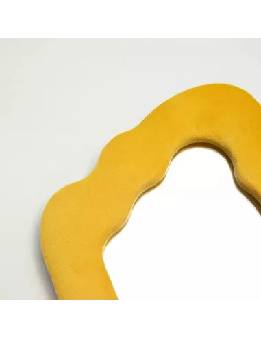 Detalle espejo amarillo