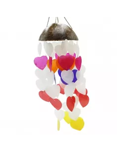 Campanas de viento de coco y capiz de corazones